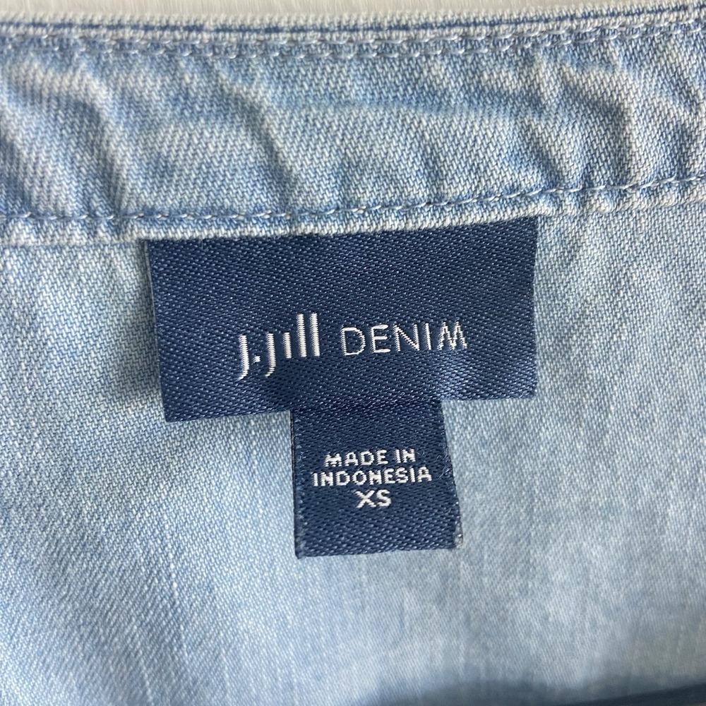 3/$25 Jill soft Blue denim shirt with knot buttons XS - Picture 3 of 8